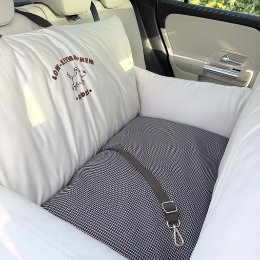 PoochMate Travel Bed | Dog Car seat | Dog Travel beds online India | Travel beds for large dogs | Car seats for large dogs India