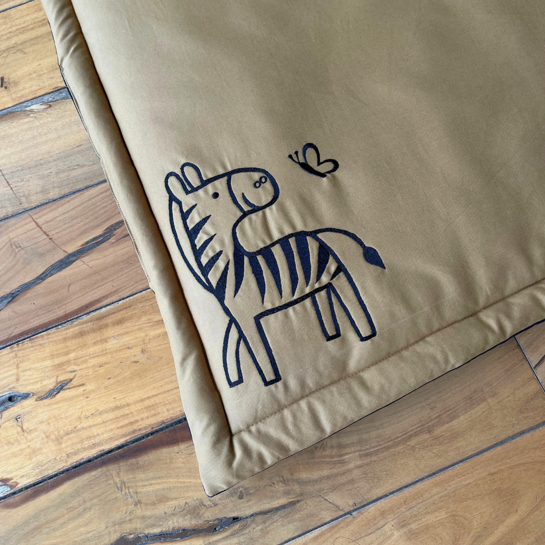 PoochMate OAK 3.0 : Zebras & Butterflies Sand Cotton Mat Medium