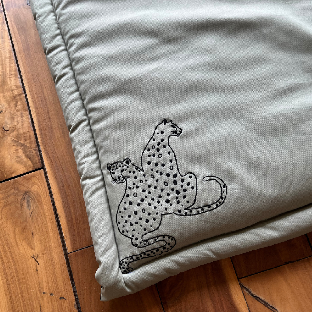 PoochMate OAK 3.0 : Sage Cheetah Dog Mat Large