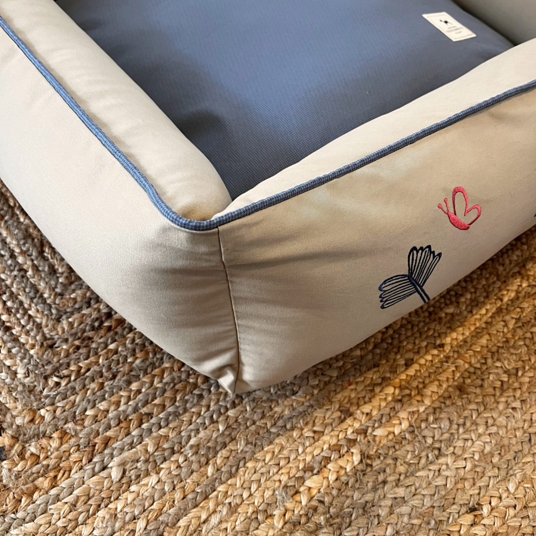 PoochMate OAK 3.0 : Bees & Ginkgo Beige & Blue Dog Bed Small