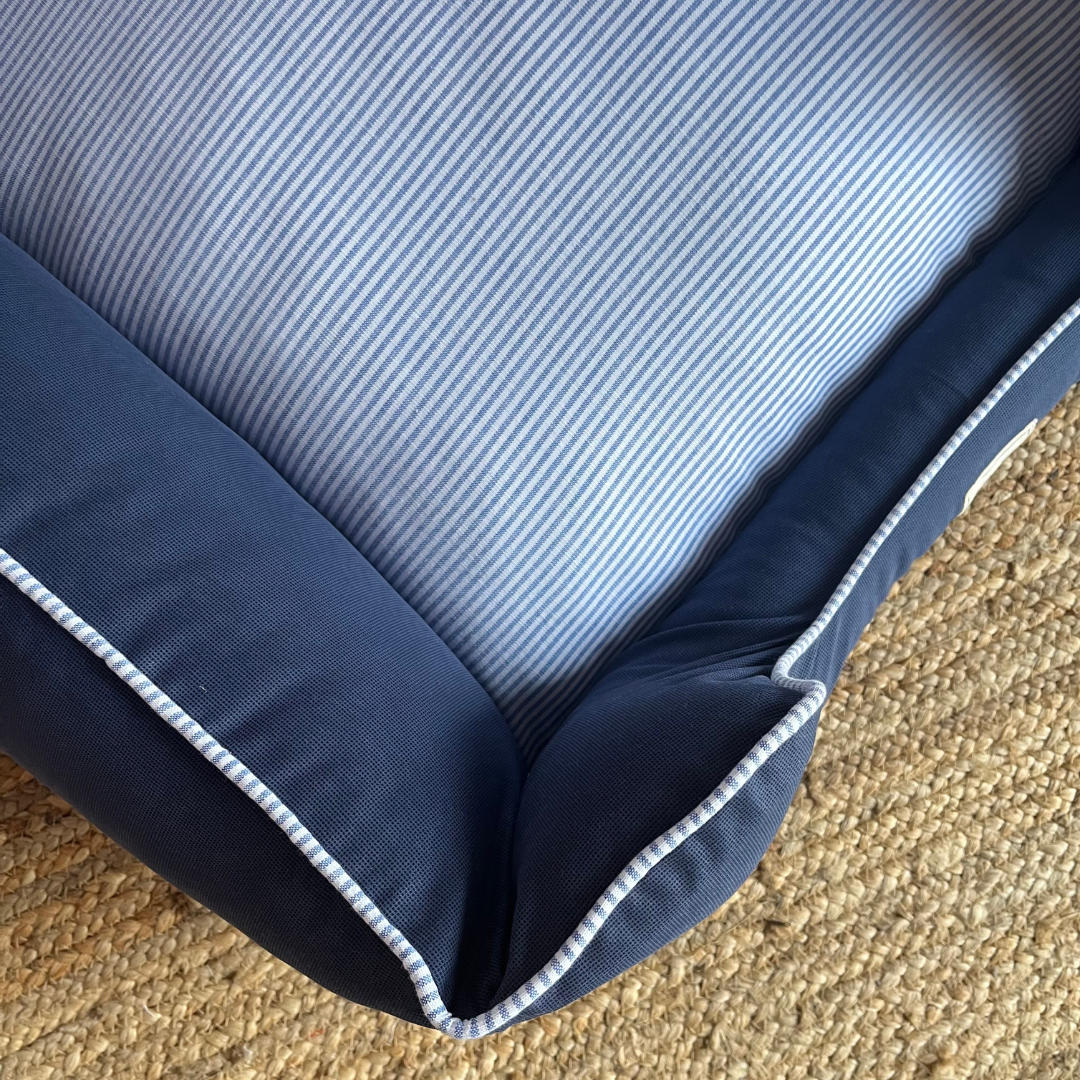 PoochMate OAK 3.0 : Bear on Flower Bed Beige & Blue Bolster Dog Bed : Small