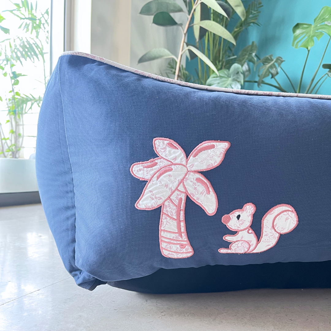 PoochMate OAK 3.0 : Squirrel & Coconut Applique Blue Dog Bed: Large