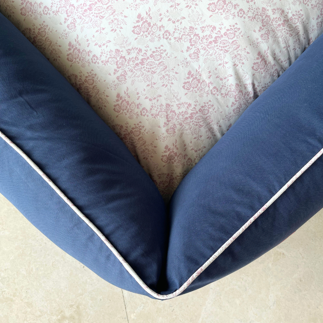 PoochMate OAK 3.0 : Squirrel & Coconut Applique Blue Dog Bed: Large