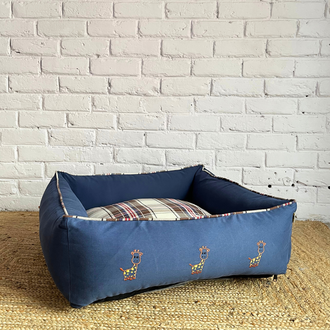 PoochMate OAK 3.0 : Baby Giraffes Blue & Beige Tartan Dog Bed : Small