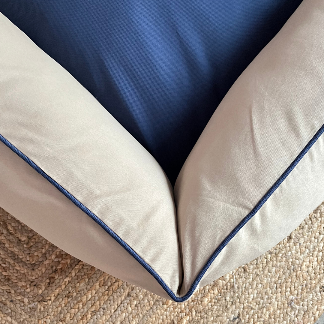 PoochMate OAK 3.0 : Nerdy Cats Beige & Blue Bolster Dog Bed : Medium