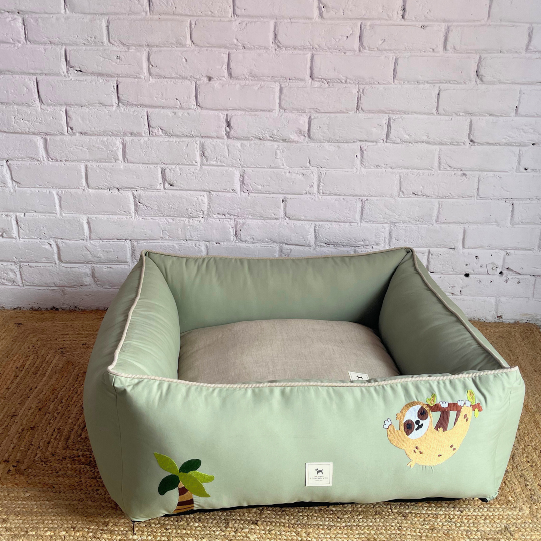 PoochMate OAK 3.0 : Lazy Sloth Sage & Beige Linen Bolster Dog Bed : Medium