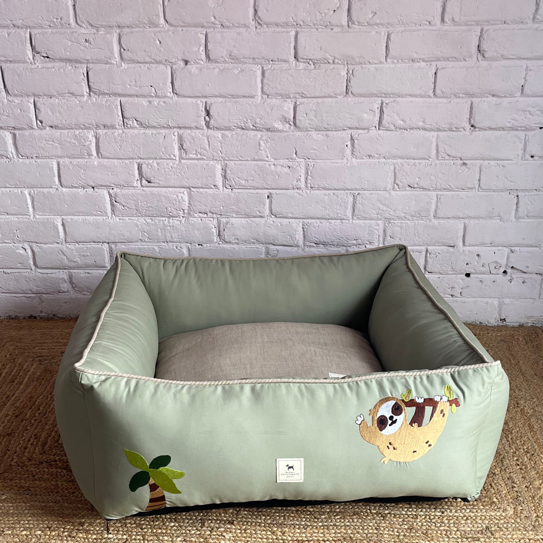 PoochMate OAK 3.0 : Lazy Sloth Sage & Beige Linen Bolster Dog Bed : Medium