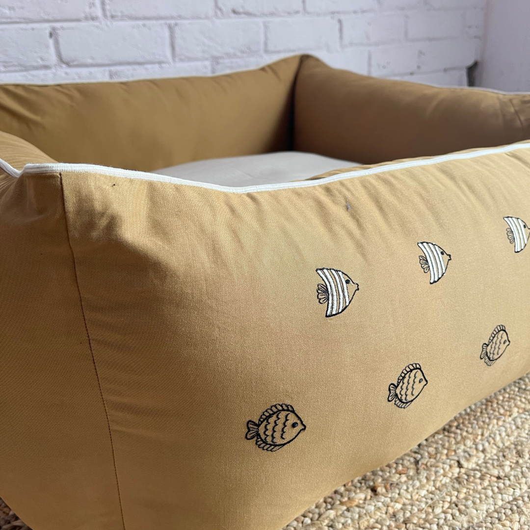 PoochMate OAK 3.0 : Shoal of Fish Sand & Ivory Bolster Dog Bed : Medium