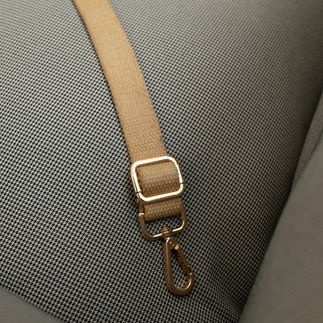 Safety car seat belts for dogs | PoochMate Travel beds