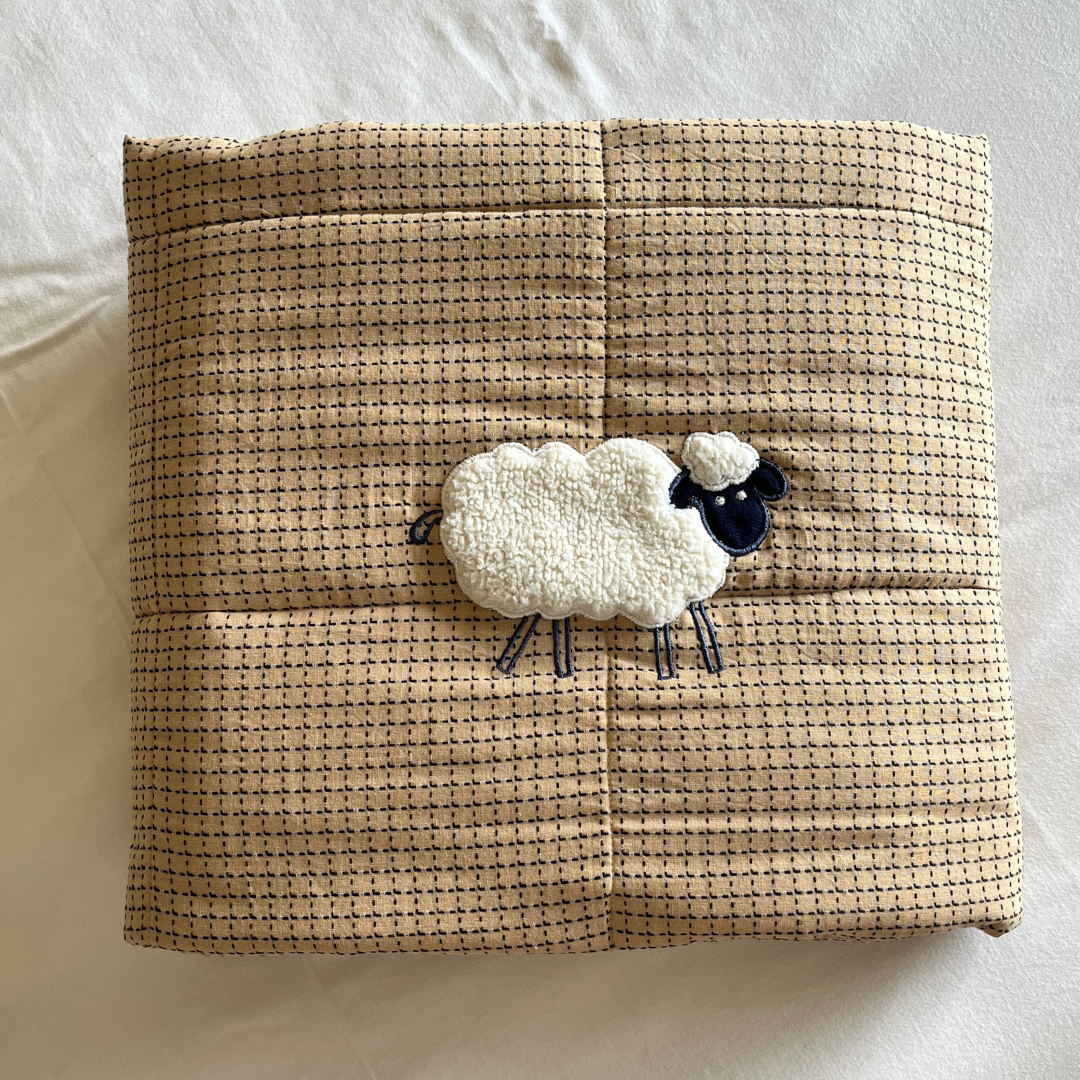 PoochMate OAK 3.0 : Sheep Applique Brown Handloom Cotton Blanket Large
