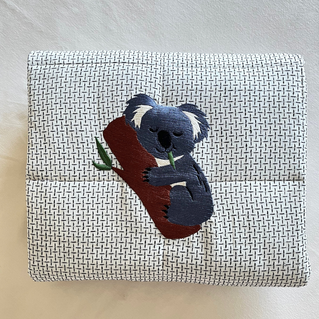 PoochMate OAK 3.0 : Handloom Cotton B&W Blanket with Koala: Medium