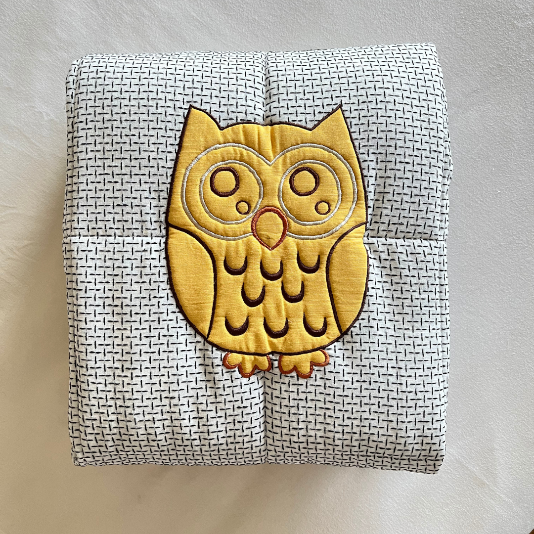 PoochMate OAK 3.0 : Owl Applique Cotton White & Yellow Blanket Medium