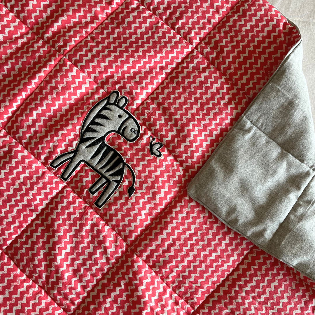 PoochMate OAK 3.0 : Zebra Applique Grey Linen & Chevron Blanket Medium