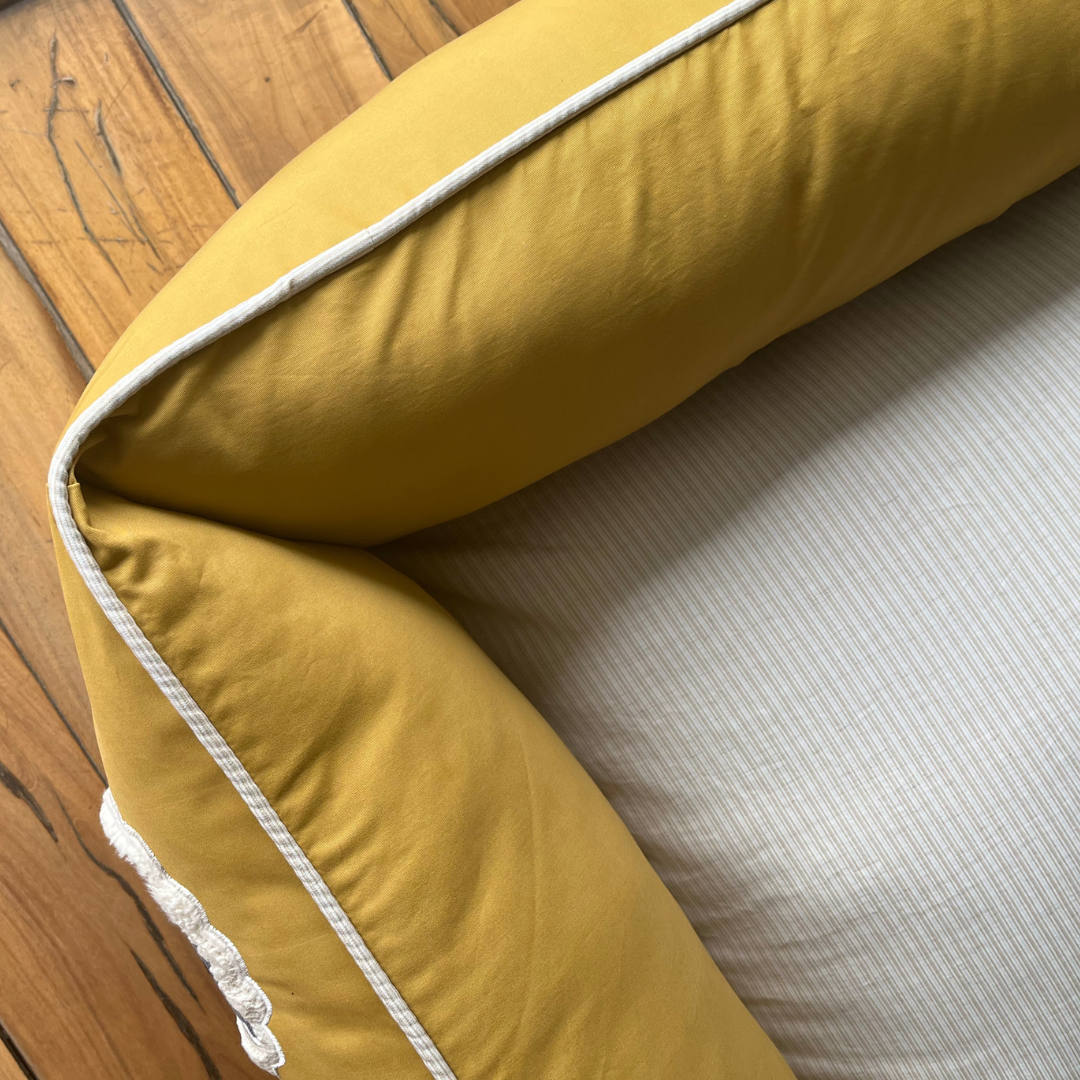 PoochMate OAK 3.0 : Lion Applique Mustard & Ivory Bolster Dog Bed : Large