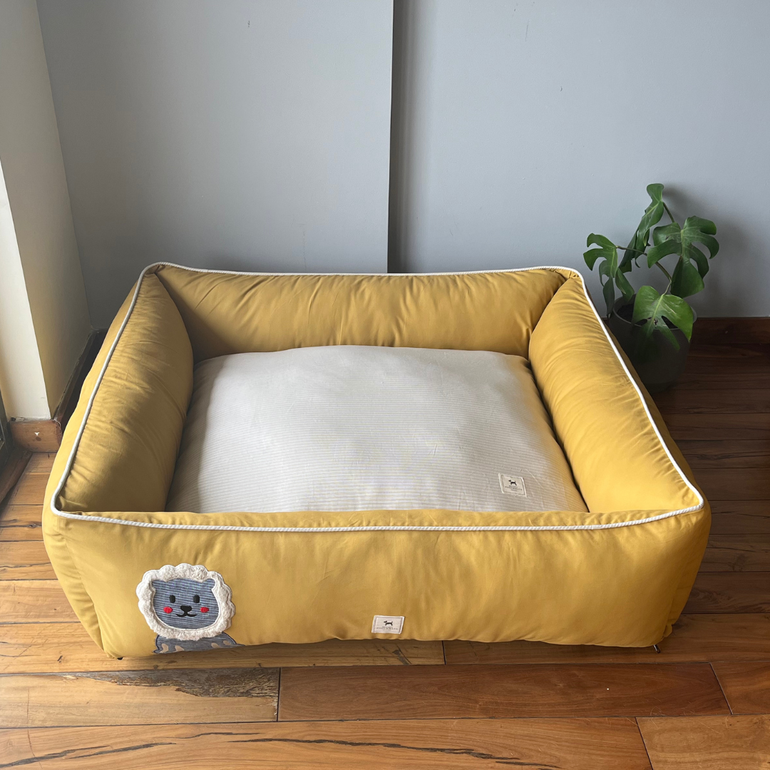 PoochMate OAK 3.0 : Lion Applique Mustard & Ivory Bolster Dog Bed : Large