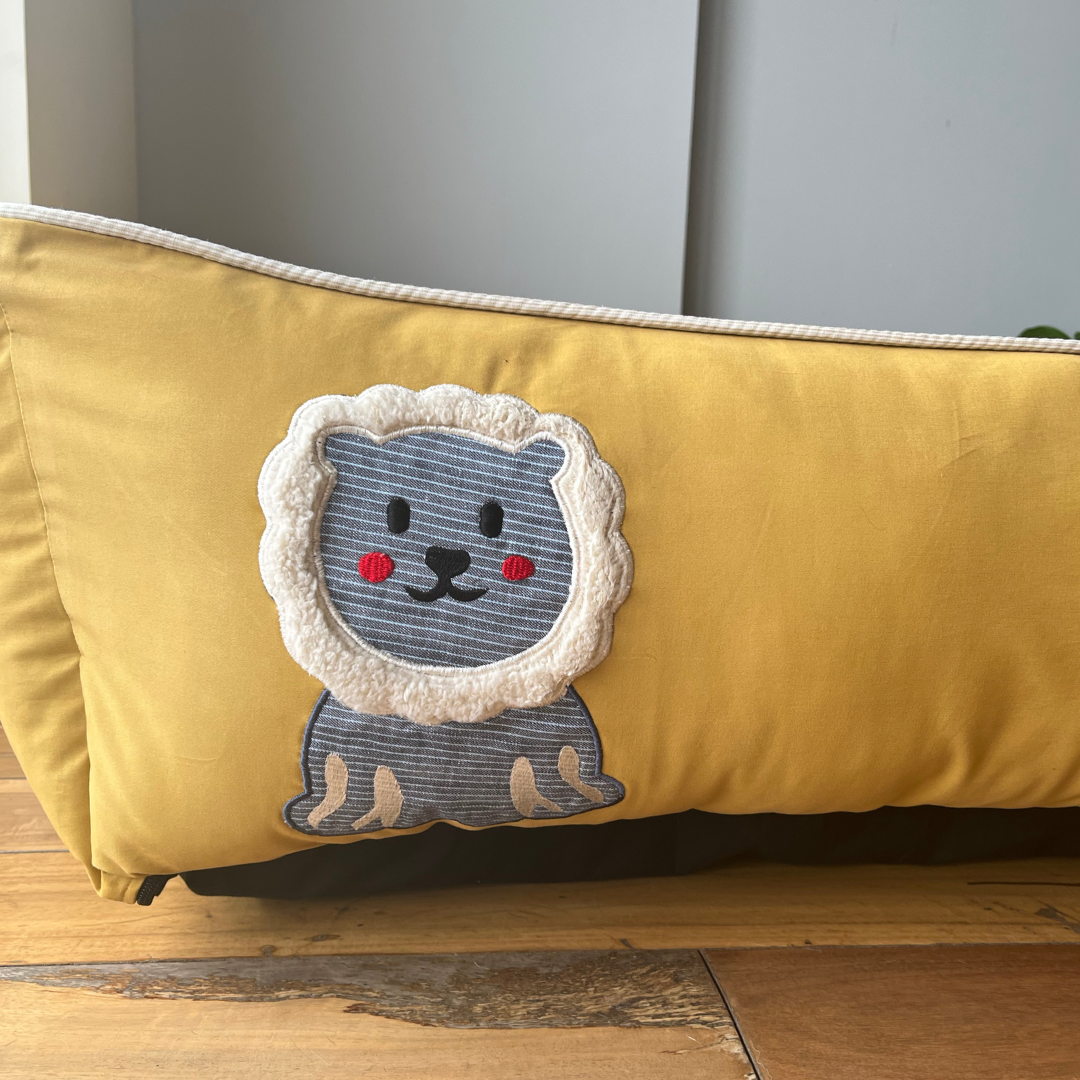 PoochMate OAK 3.0 : Lion Applique Mustard & Ivory Bolster Dog Bed : Large
