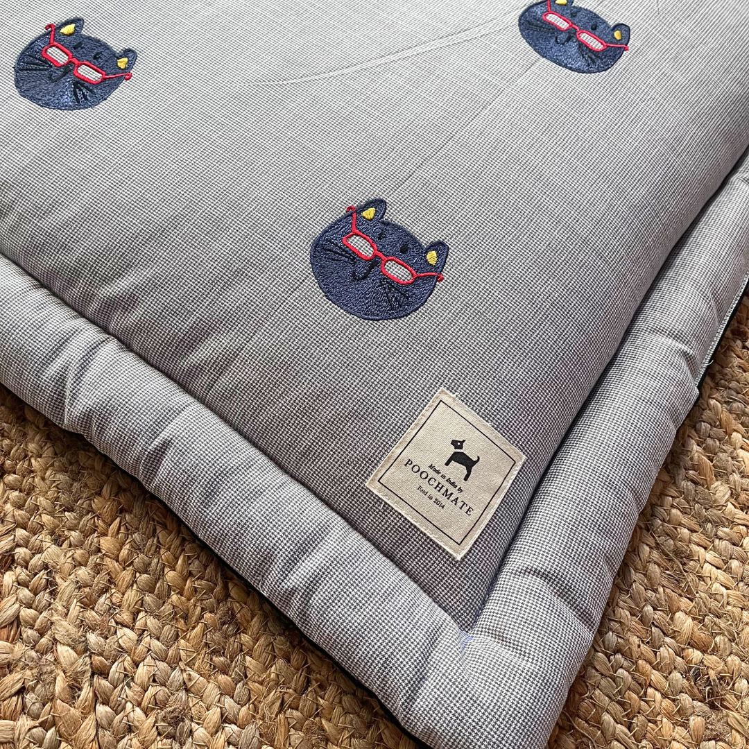 PoochMate OAK 3.0 : Spot the Dog Grey Checkered Mat Medium