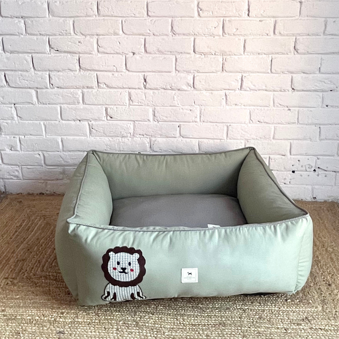 PoochMate OAK 3.0 : Lion Applique Sage & Brown Bolster Dog Bed : Medium