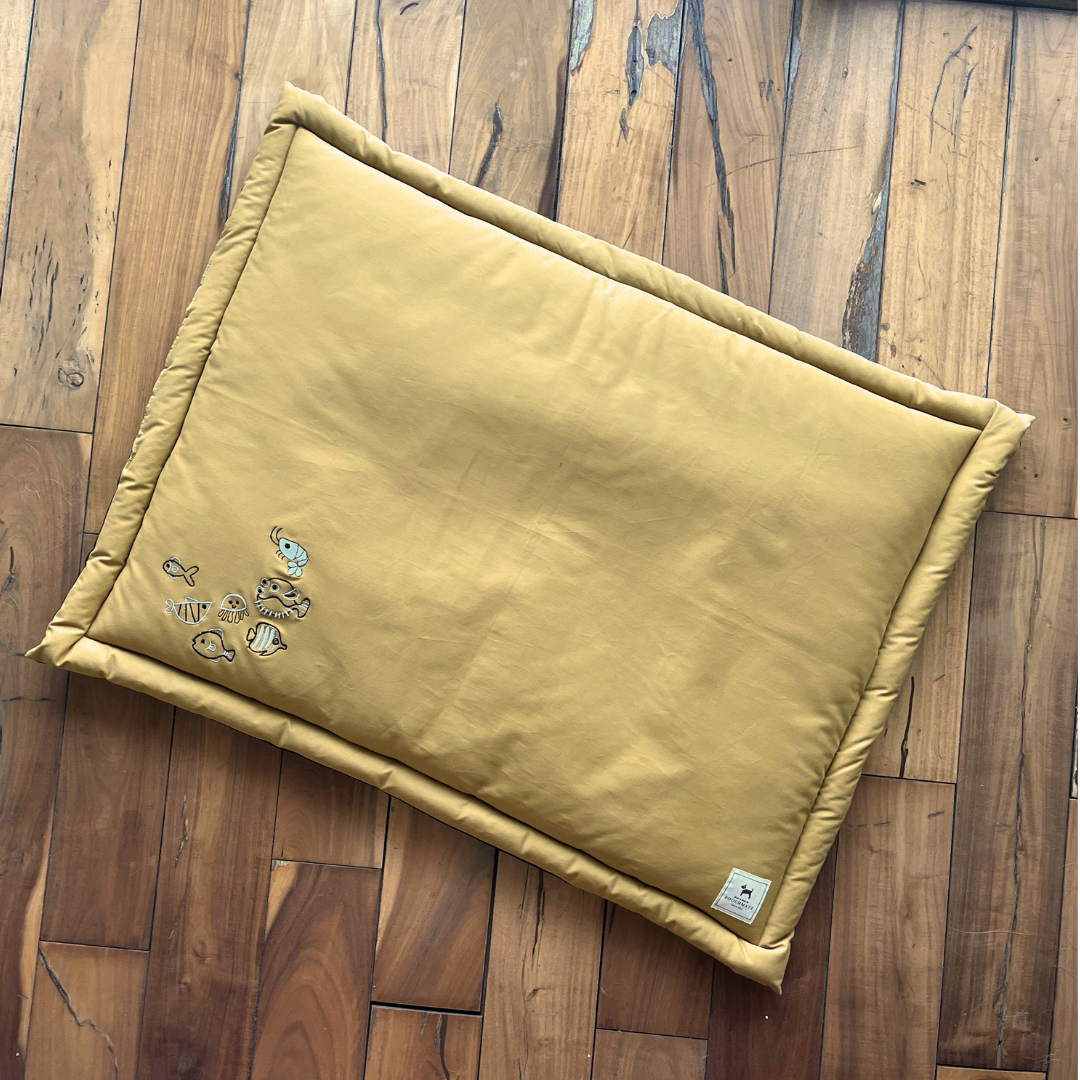 PoochMate OAK 3.0 : Shoal of Fish Mustard Cotton Mat Medium
