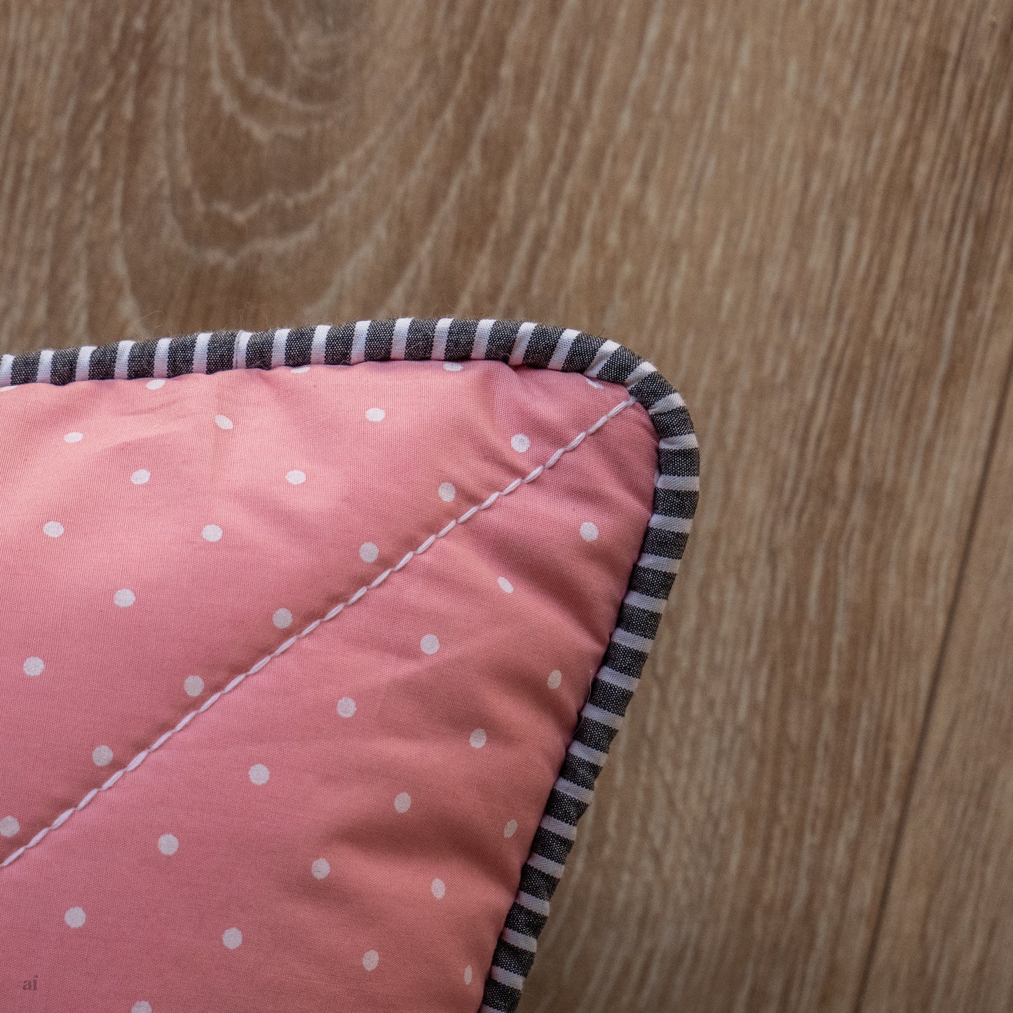 Flat dog beds online India | Washable dog beds India