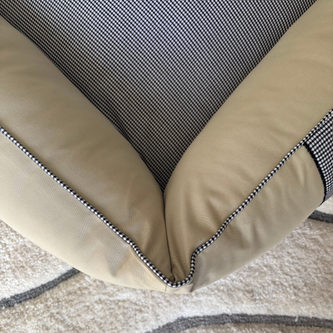 PoochMate Beige & Checkered Cotton Dog Bed