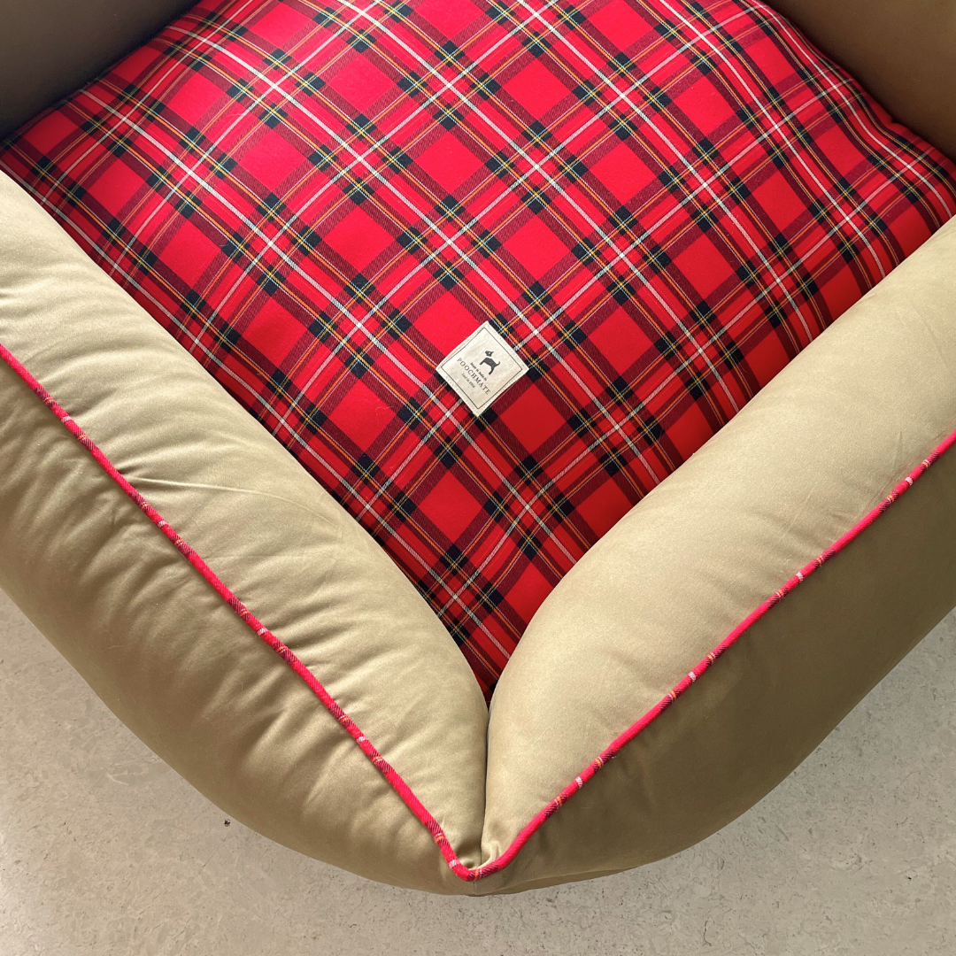 Christmas Pet Gifts | Red Dog Bed