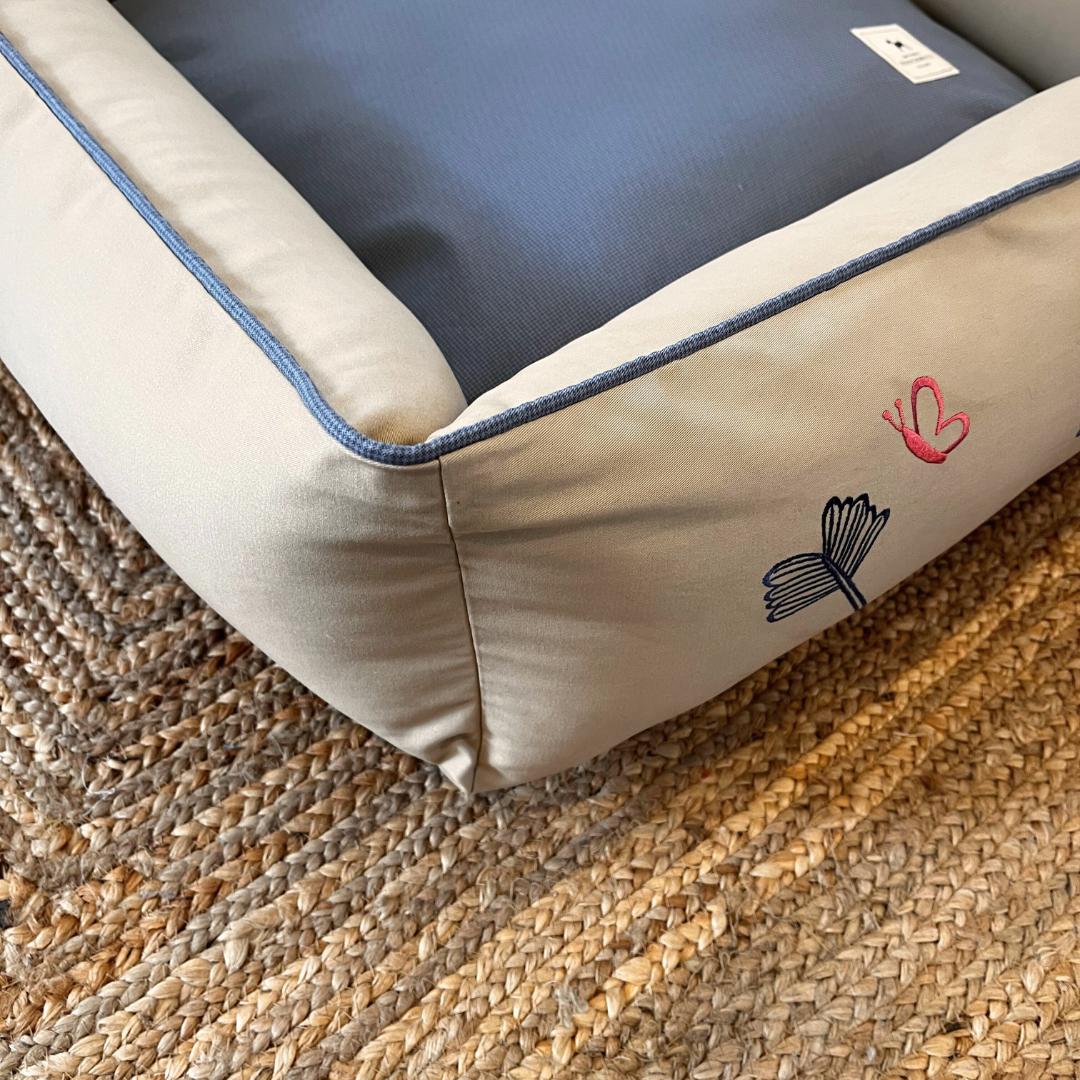 PoochMate OAK 3.0 :  Bees & Ginkgo Beige & Blue Dog Bed Small