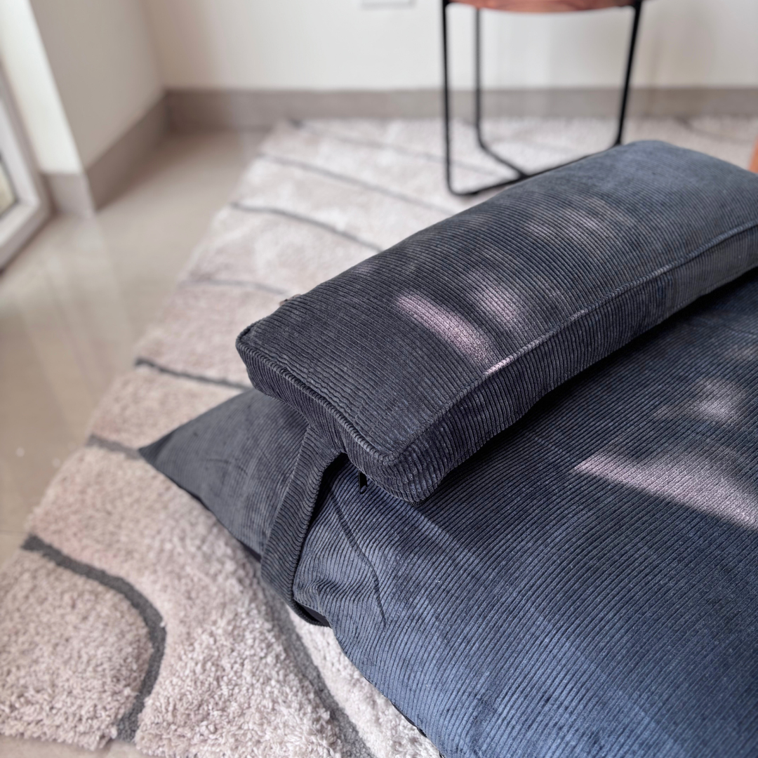 Flat bed with pillow | Washable cotton dog beds | PoochMate Bed