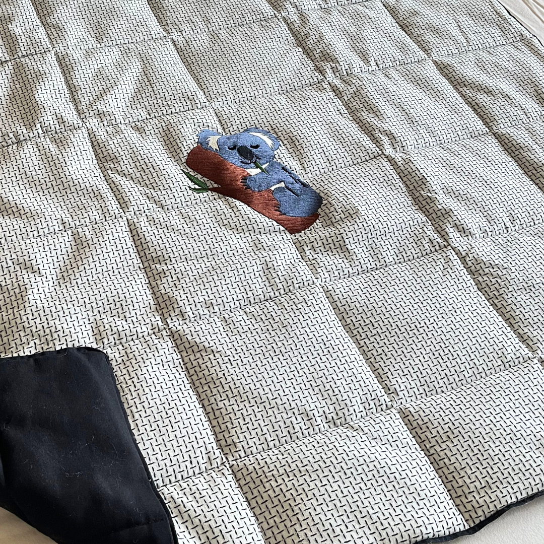 PoochMate OAK 3.0 : Handloom Cotton B&W Blanket with Koala: Medium