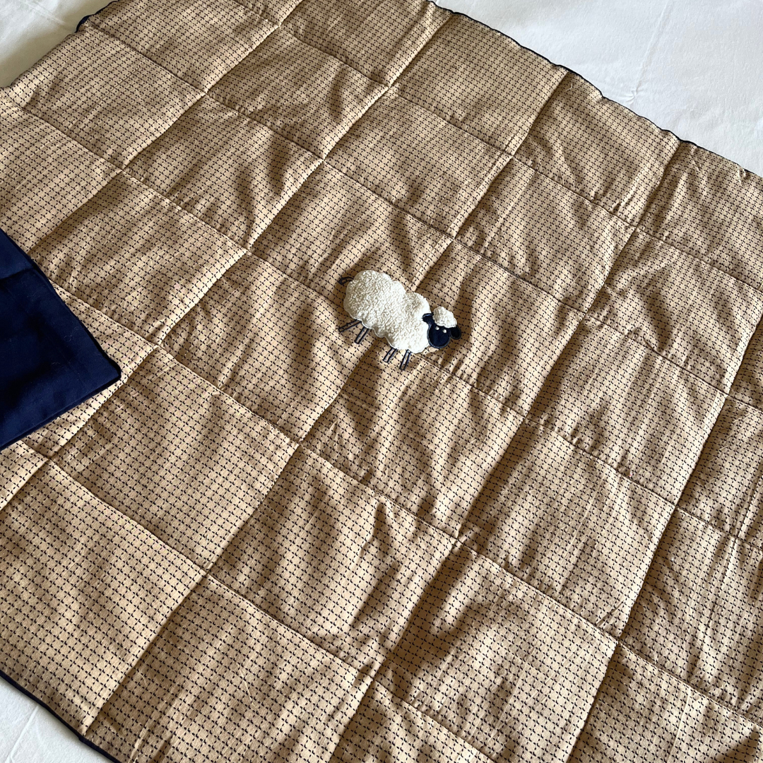 PoochMate OAK 3.0 : Sheep Applique Brown Handloom Cotton Blanket Large
