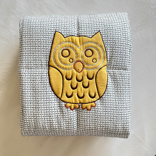 PoochMate OAK 3.0 : Owl Applique Cotton White & Yellow Blanket Medium