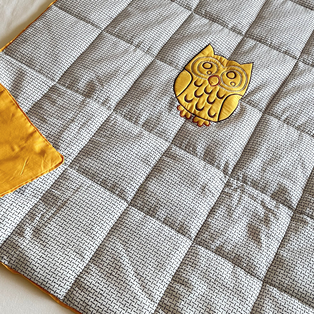 PoochMate OAK 3.0 : Owl Applique Cotton White & Yellow Blanket Medium