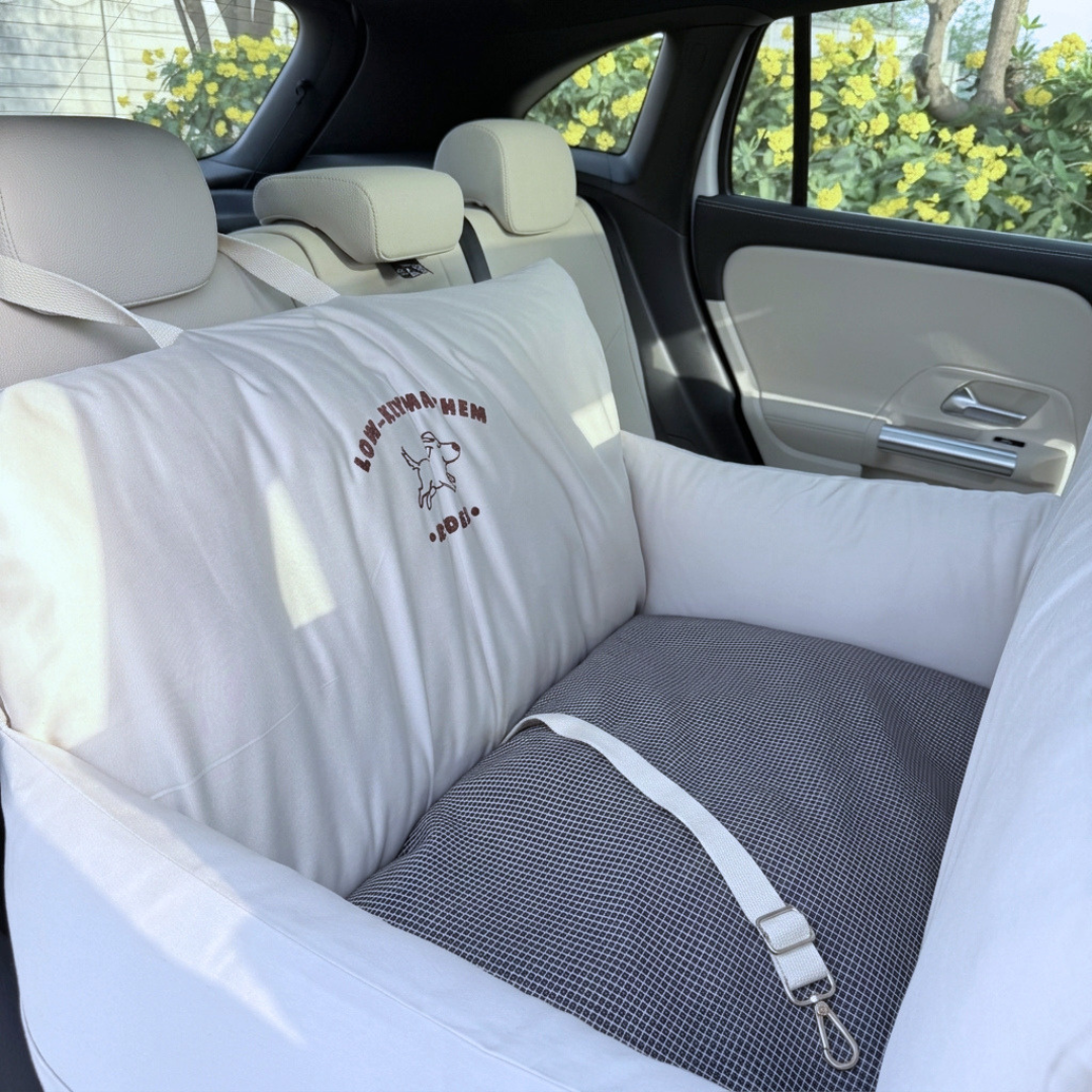 PoochMate Travel Beds | Dog Car Seats online India | Car seats for large dogs | dog bed for car back seat| Dog car bed | Dog bed for car travel India