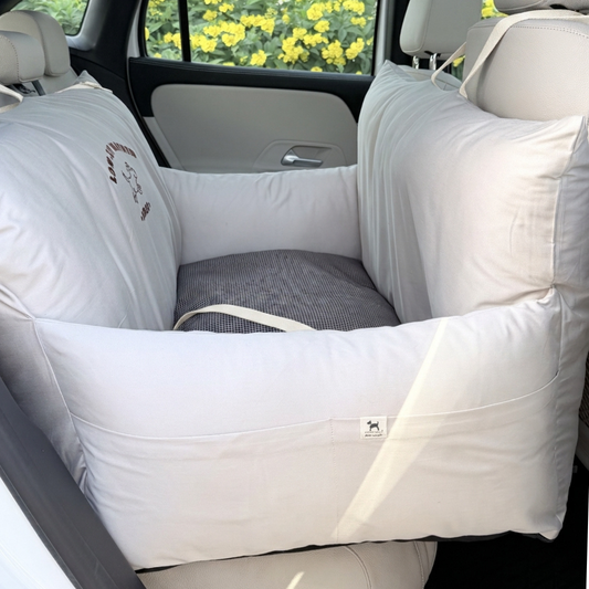 PoochMate Travel Bed | Dog Car seat | Dog Travel beds online India | Travel beds for large dogs | Car seats for large dogs India