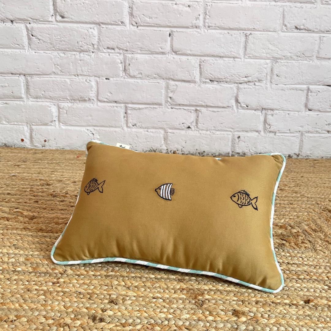 PoochMate OAK 3.0 : Sand Rectangle Pillow with Fish