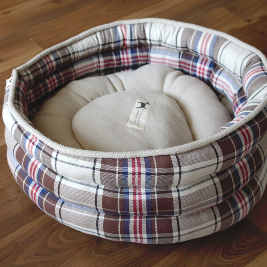 PM OAK Tartan Eskimo Hut Cat Bed